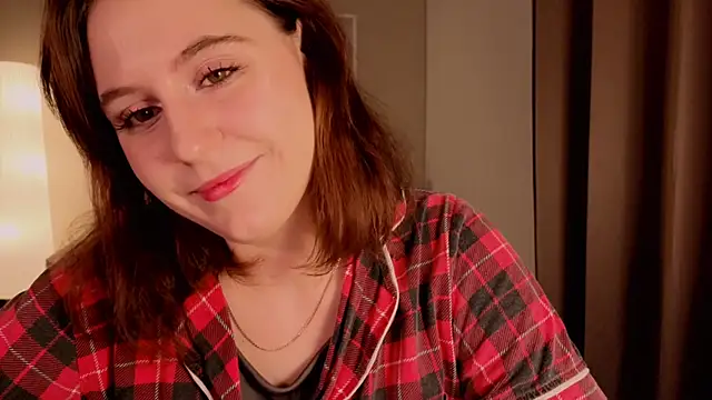 Snapshot of Diana_Flower chatting on 11/14/25, 04:11 Diana Flower online show from 11/14/25, 04:11