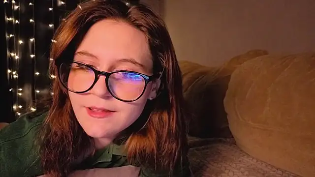 Snapshot of Diana_Flower chatting on 12/14/25, 02:06 Diana Flower online show from 12/14/25, 02:06