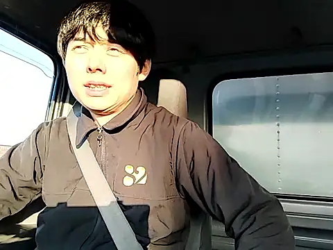 whitebriefboy online show from 03/14/26, 09:53