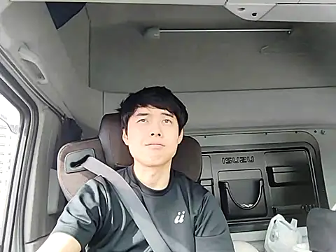 whitebriefboy online show from 04/04/26, 11:24