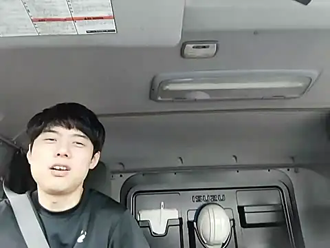 Snapshot of whitebriefboy chatting on 05/26/26, 10:06 whitebriefboy online show from 05/26/26, 10:06