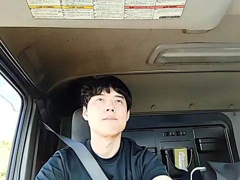 Snapshot of whitebriefboy chatting on 05/31/26, 10:00 whitebriefboy online show from 05/31/26, 10:00
