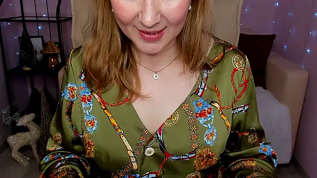 Snapshot of Helens_love chatting on 12/29/24, 01:56 Helens love online show from 12/29/24, 01:56