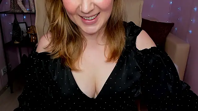 Snapshot of Helens_love chatting on 01/06/25, 01:31 Helens love online show from 01/06/25, 01:31