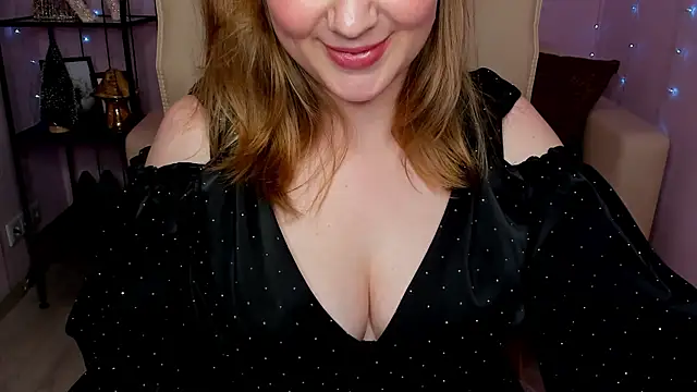 Snapshot of Helens_love chatting on 01/06/25, 04:36 Helens love online show from 01/06/25, 04:36