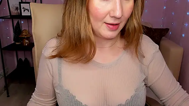 Snapshot of Helens_love chatting on 01/19/25, 05:26 Helens love online show from 01/19/25, 05:26
