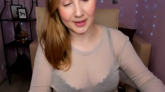 Snapshot of Helens_love chatting on 02/04/25, 01:34 Helens love online show from 02/04/25, 01:34