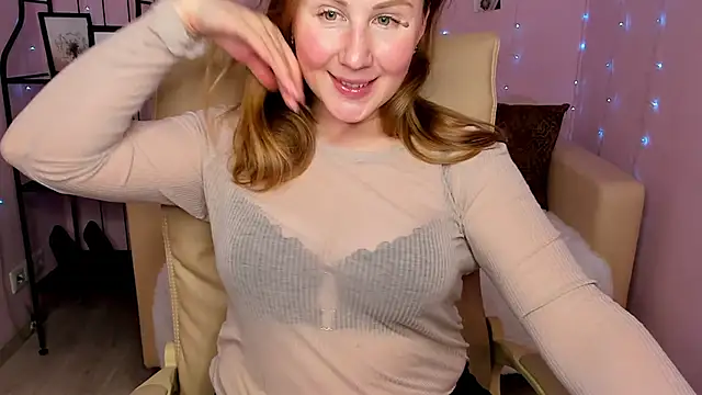 Snapshot of Helens_love chatting on 02/11/25, 07:54 Helens love online show from 02/11/25, 07:54