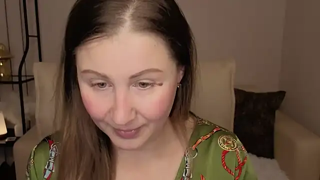Snapshot of Helens_love chatting on 10/23/25, 02:11 Helens love online show from 10/23/25, 02:11