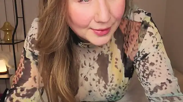 Helens love online show from 04/17/26, 02:25