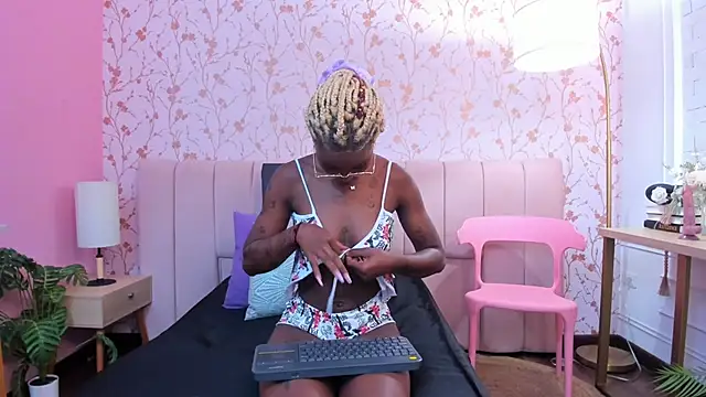 amber-hill online show from 10/11/25, 03:10