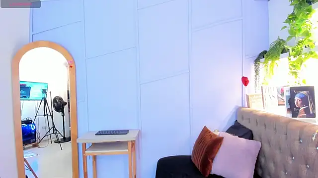 amber-hill online show from 07/01/26, 12:18