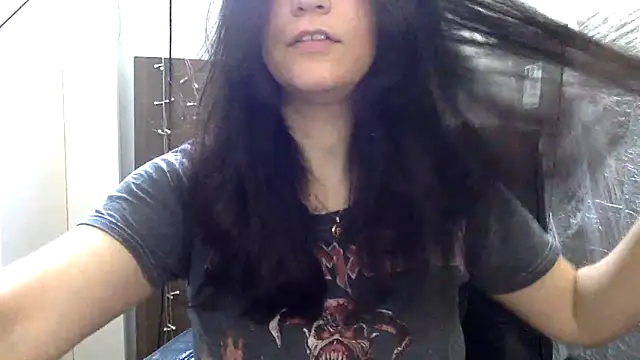 Snapshot of beatrizspbr chatting on 03/16/26, 04:44 beatrizspbr online show from 03/16/26, 04:44
