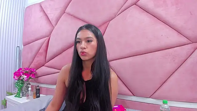 Mariana Prin online show from 04/07/26, 02:34