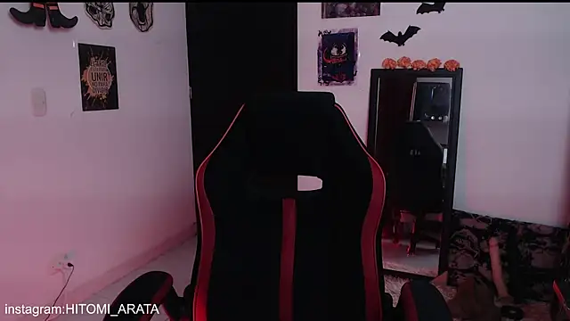 hitomi arata online show from 10/15/25, 10:10