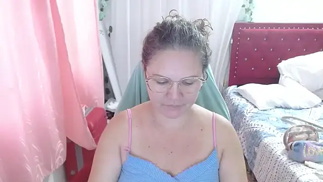 helenca43 online show from 09/24/25, 11:02