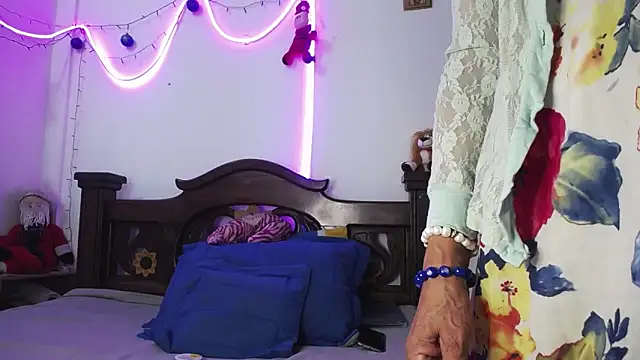 DominaLeona online show from 12/19/24, 06:34