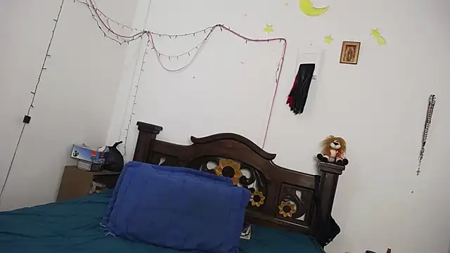 DominaLeona online show from 02/18/25, 08:36