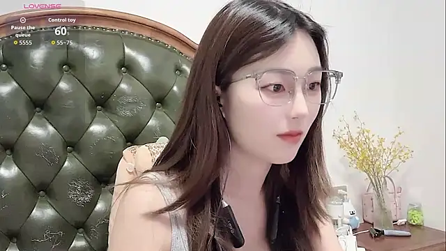 Snapshot of Sweet-Angel999 chatting on 07/10/26, 02:52 Sweet-Angel999 online show from 07/10/26, 02:52