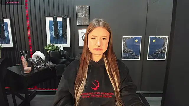 Snapshot of Lily_Moonlight chatting on 01/09/25, 07:10 Lily Moonlight online show from 01/09/25, 07:10