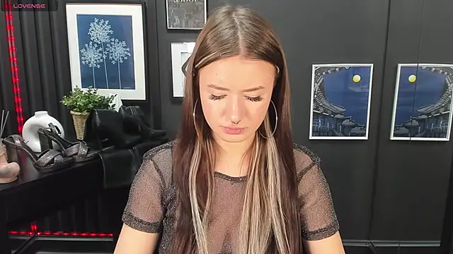 Snapshot of Lily_Moonlight chatting on 01/09/25, 10:20 Lily Moonlight online show from 01/09/25, 10:20