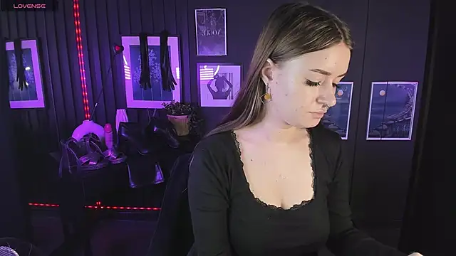 Snapshot of Lily_Moonlight chatting on 01/30/25, 08:01 Lily Moonlight online show from 01/30/25, 08:01