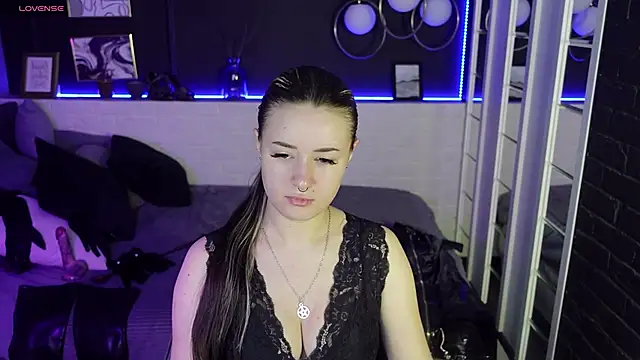 Snapshot of Lily_Moonlight chatting on 02/20/25, 07:34 Lily Moonlight online show from 02/20/25, 07:34