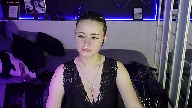 Snapshot of Lily_Moonlight chatting on 02/20/25, 10:48 Lily Moonlight online show from 02/20/25, 10:48