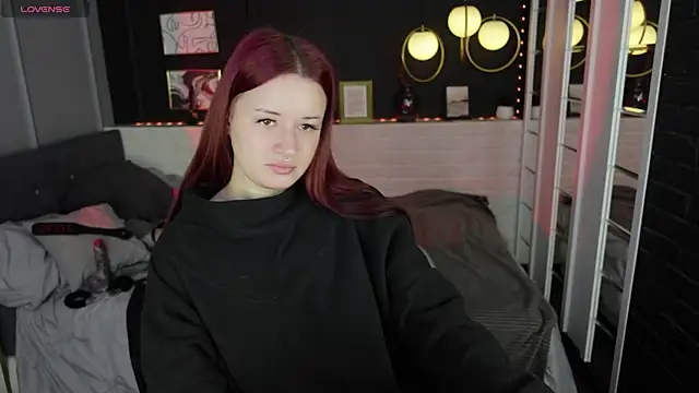 Snapshot of Lily_Moonlight chatting on 10/04/25, 07:28 Lily Moonlight online show from 10/04/25, 07:28