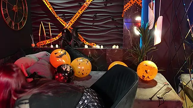 Snapshot of Lily_Moonlight chatting on 10/29/25, 06:59 Lily Moonlight online show from 10/29/25, 06:59