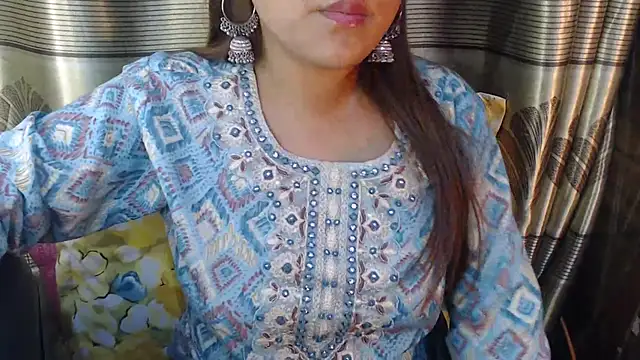 queen angelina online show from 01/15/26, 06:11