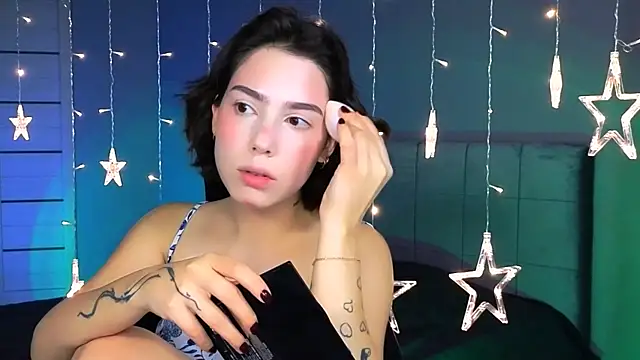 Snapshot of Stacy_Gonzales_ chatting on 10/26/25, 06:30 Stacy Gonzales  online show from 10/26/25, 06:30