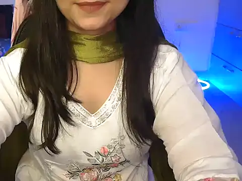 WildRuhi20 online show from 08/03/26, 04:11