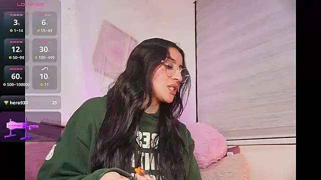 leila petitee  online show from 10/12/25, 11:20