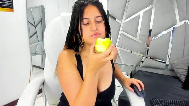 GiaRoussel online show from 03/04/25, 05:34