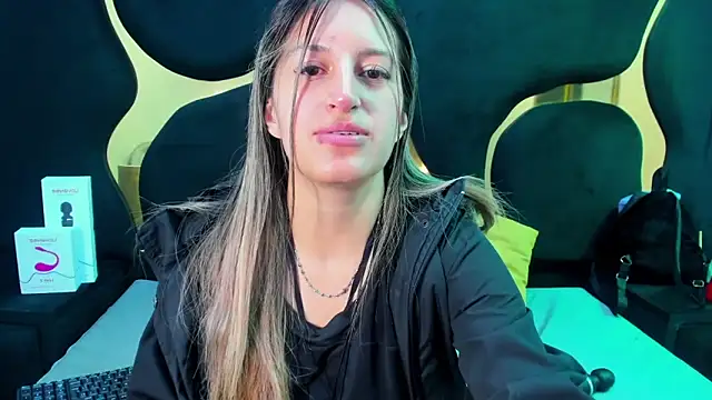 GiaRoussel online show from 10/21/25, 03:13