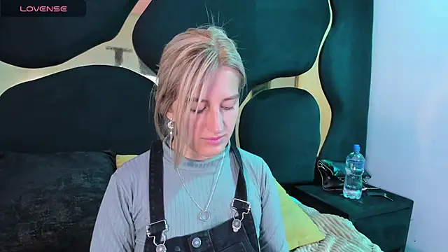 GiaRoussel online show from 03/03/26, 04:02