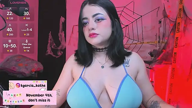 Snapshot of Lin-cute chatting on 10/26/25, 08:42 Lin-cute online show from 10/26/25, 08:42