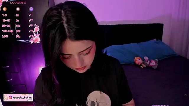 Snapshot of Lin-cute chatting on 12/23/25, 05:05 Lin-cute online show from 12/23/25, 05:05