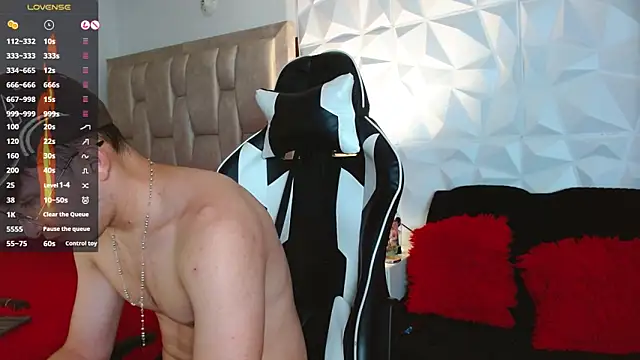 santyago taylor online show from 12/04/24, 07:56