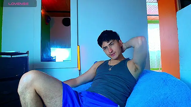 santyago taylor online show from 11/25/25, 07:03