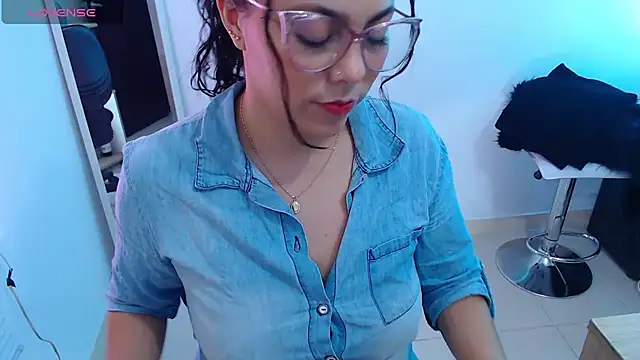 Snapshot of Mailywindsor chatting on 03/01/25, 08:31 Mailywindsor online show from 03/01/25, 08:31