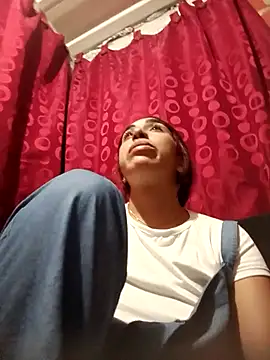 Snapshot of ifeelverywet_andhot chatting on 03/01/25, 04:00 ifeelverywet andhot online show from 03/01/25, 04:00