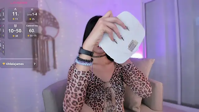 Snapshot of aisha_sakina chatting on 09/21/25, 10:11 aisha sakina online show from 09/21/25, 10:11