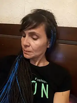 Francenia lolis online show from 09/19/25, 08:31