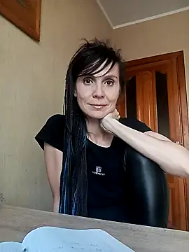 Francenia lolis online show from 10/22/25, 08:36