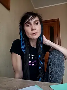 Francenia lolis online show from 11/03/25, 09:21