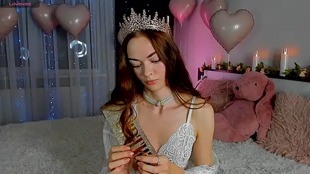 Undertheskin online show from 02/08/25, 07:16