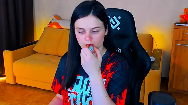 Snapshot of Lora_Cain chatting on 01/15/25, 06:12 Lora Cain online show from 01/15/25, 06:12