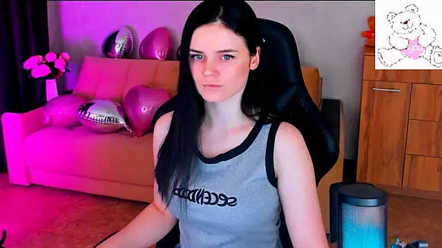 Snapshot of Lora_Cain chatting on 02/14/25, 07:02 Lora Cain online show from 02/14/25, 07:02